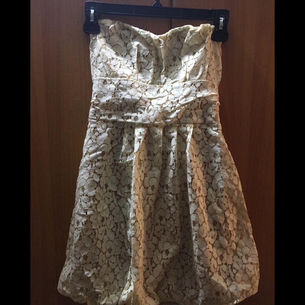 Cute lace strapless dress